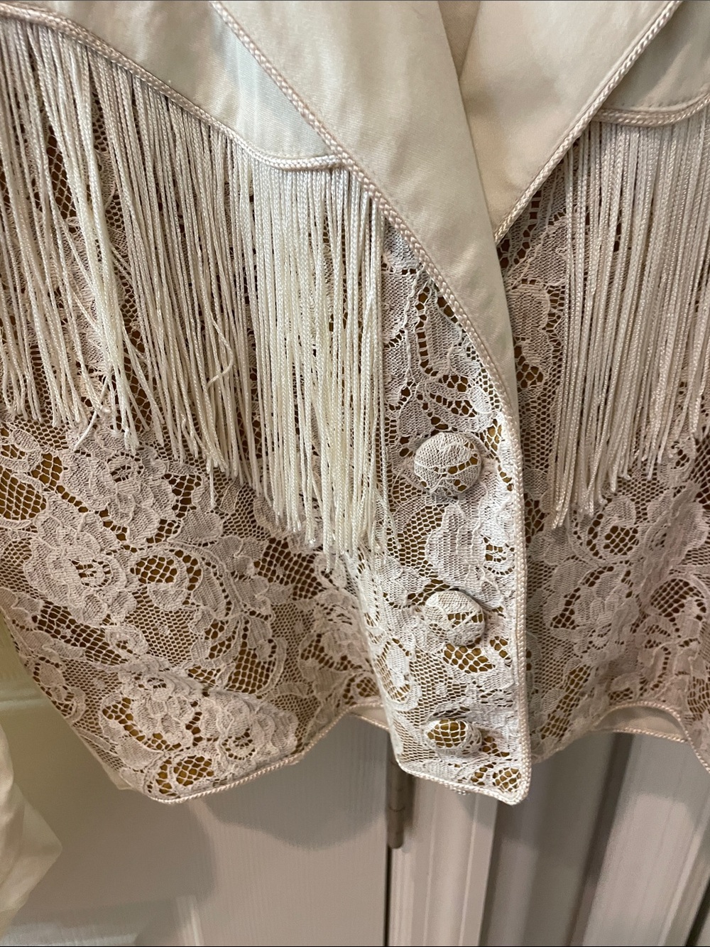 Vintage Cream Lace Fringe Jacket - - Picture 5 of 10